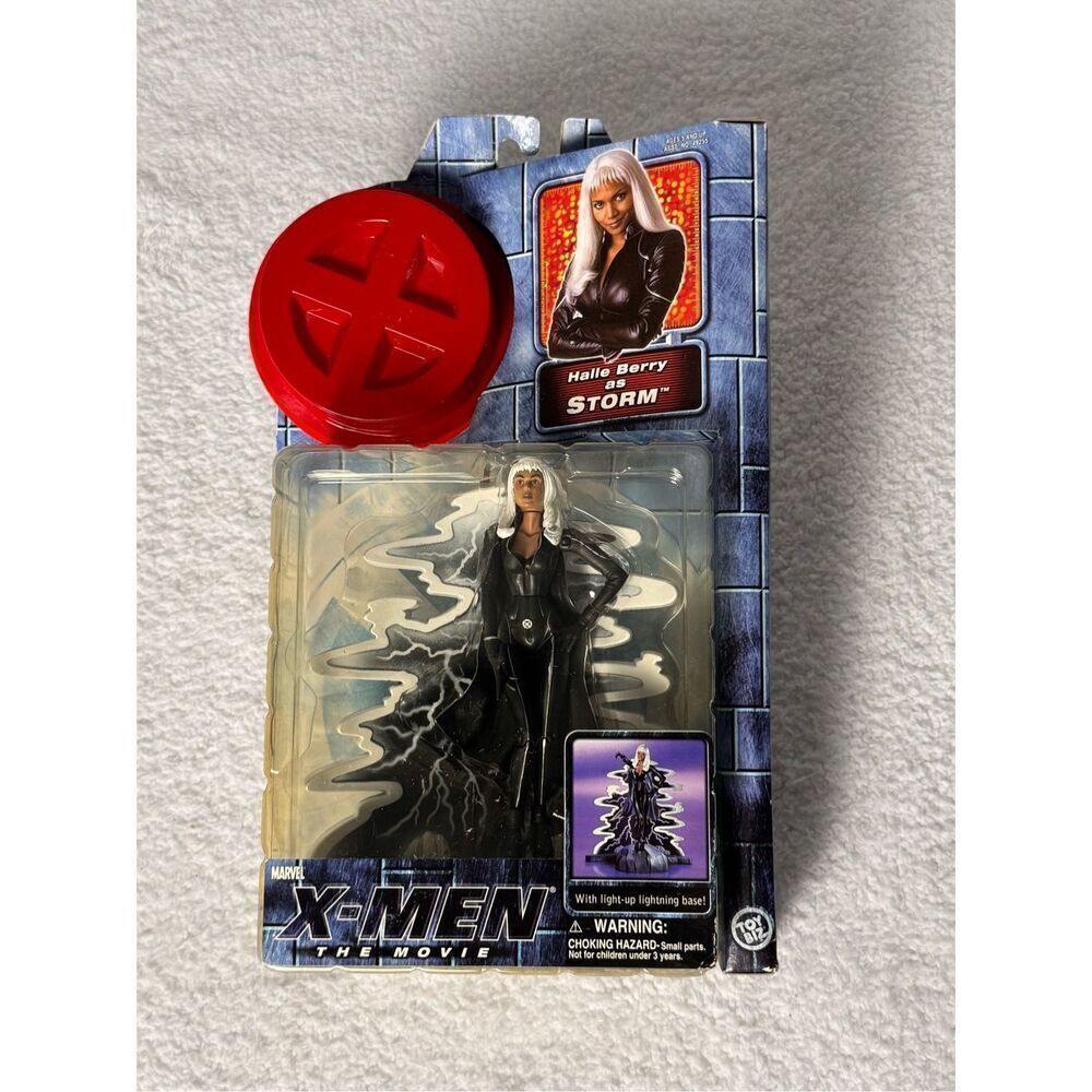 Vintage Marvel X-Men Movie Halle Berry as Storm Action Figure/ 2000 TOYBIZ